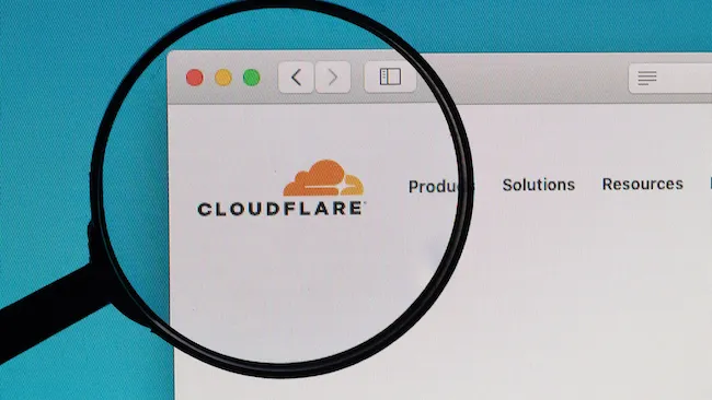 מבוך הAI: כלי החדש של Cloudflare מרמה את מפשטי הAI עם דפי אינטרנט מזויפים