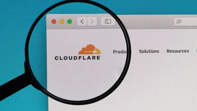 "Cloudflare מאפשר לאתרים לחייב רובוטים של AI ב'תשלום לפי זיקה'"
